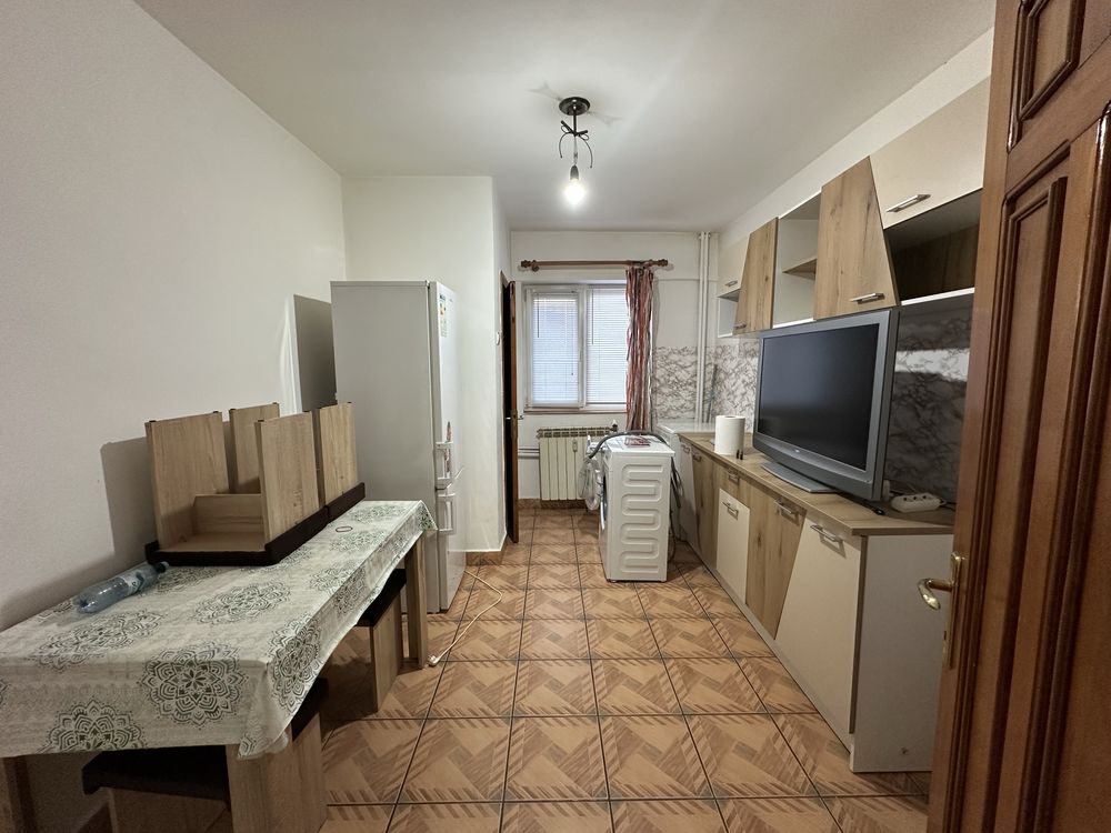 Apartament 2 camere decomandat zona Piata Noua