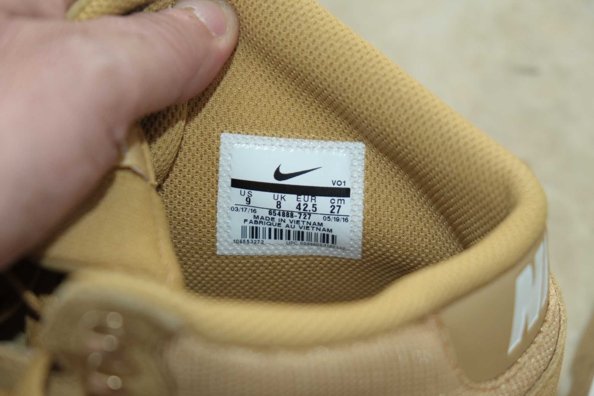 Nike Оригинални Мъжки обувки естествен велур НОВИ 42,5 номер