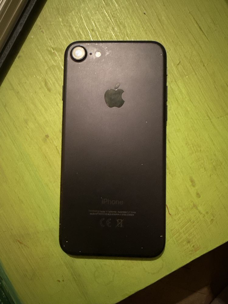 iPhone 7 с нормални следи от употреба