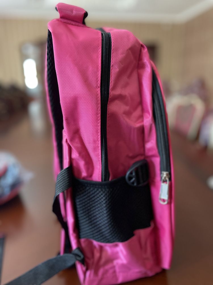 Школьный рюкзак для девочек.
