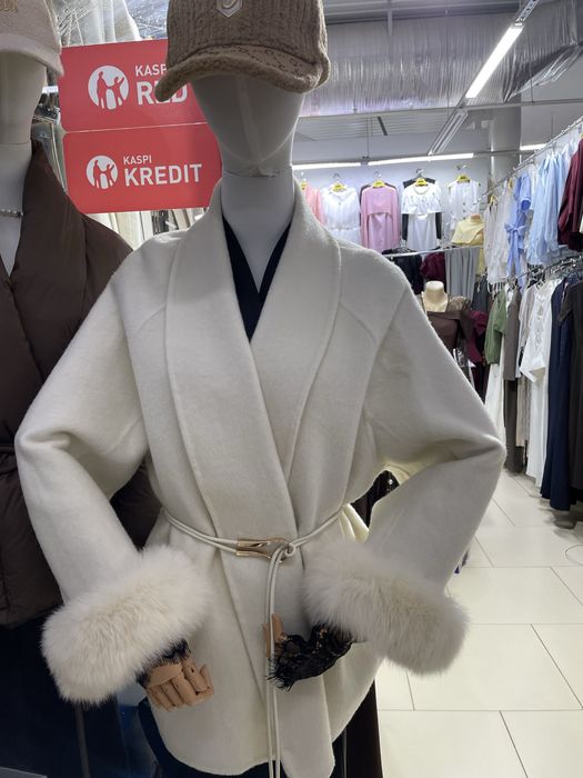 Продам пальто новое