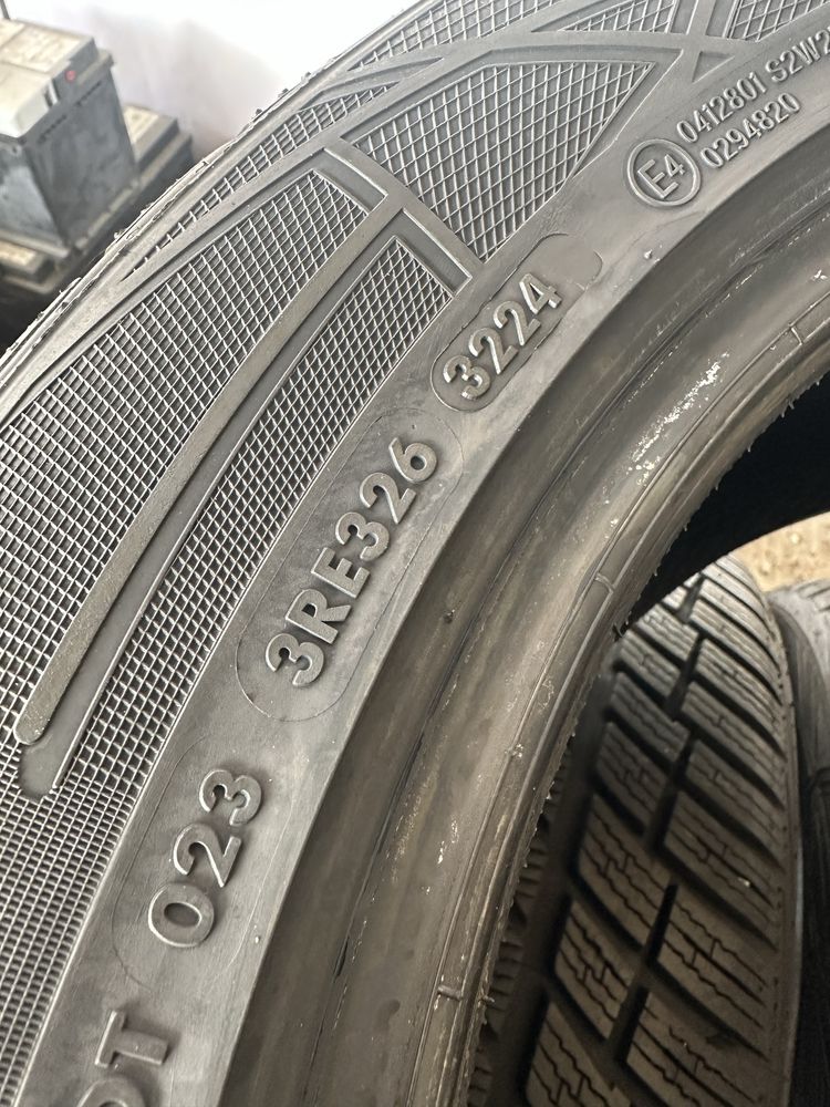 215/55/17 Vredestein dot24 4br