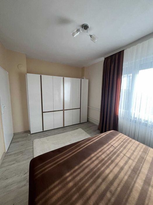 Тристаен апартамент в Смирненски