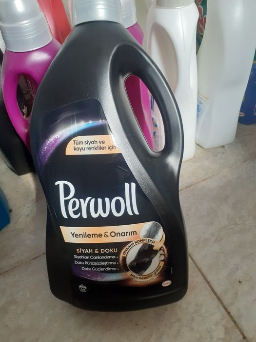 Течен прах за пране PerWoll