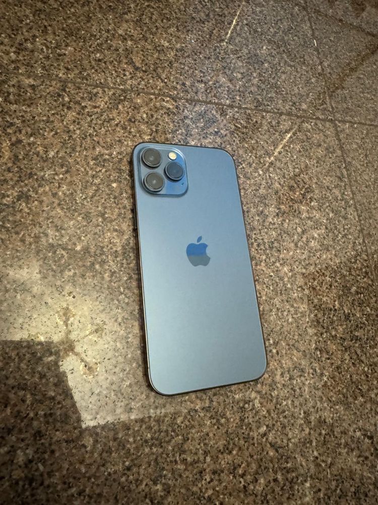 iPhone 12 pro max 88%Bat liber de retea