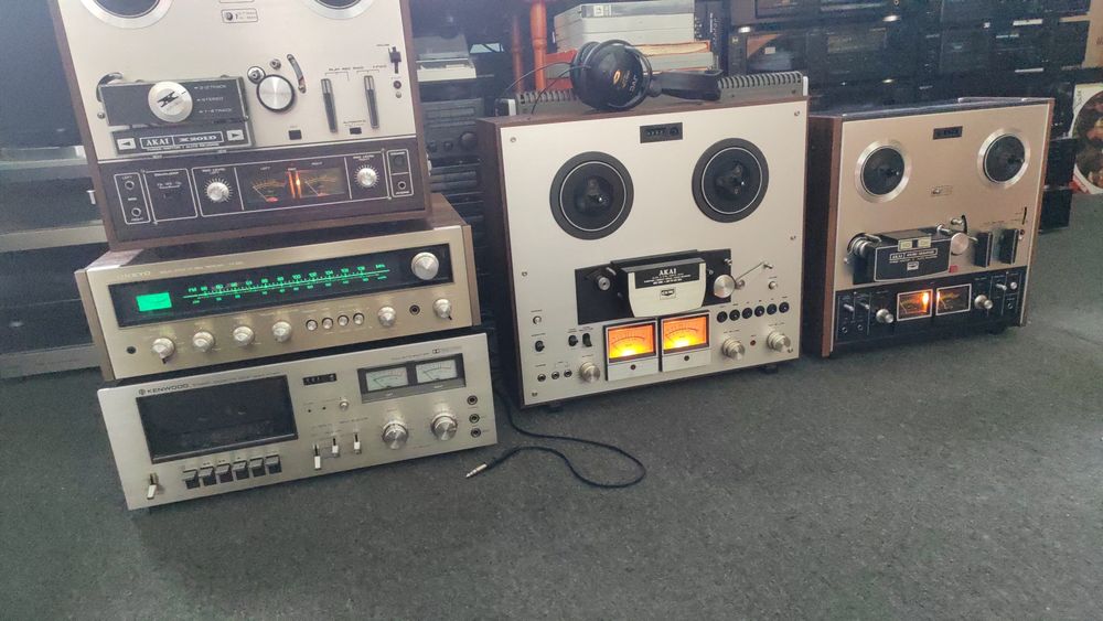 Vând magnetofon Akai GX 270d