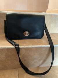 Дамска чанта в черен цвят