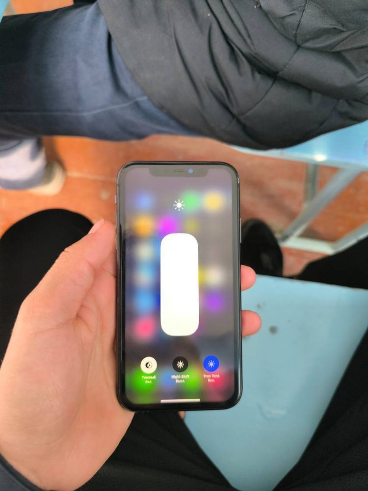 iPhone 11 LLa 75%