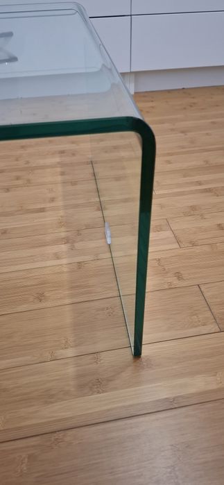 Masă de sticlă în condiții excelente