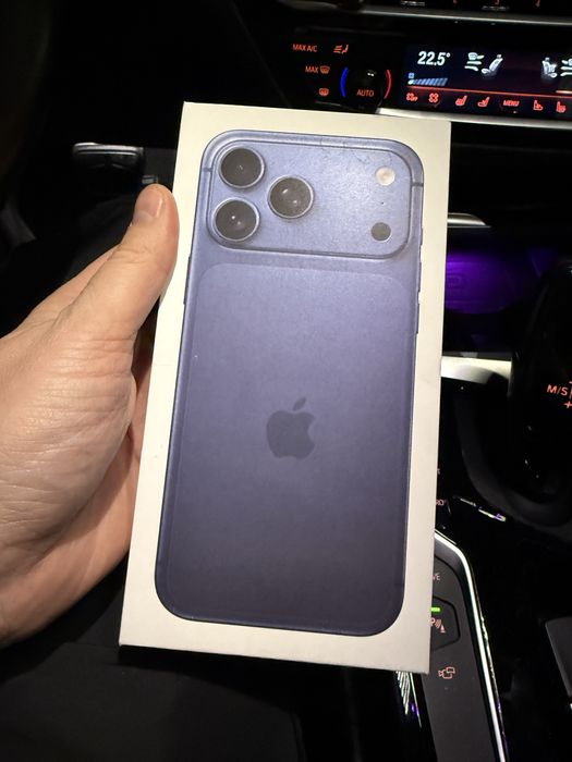 Vand iphone 17 pro max de 256 gb sigilat