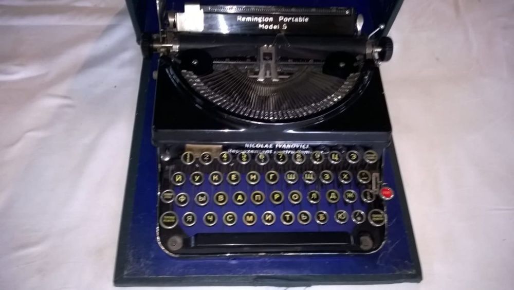 COLECTIE Masina de scris originala Remington Portable Model 5