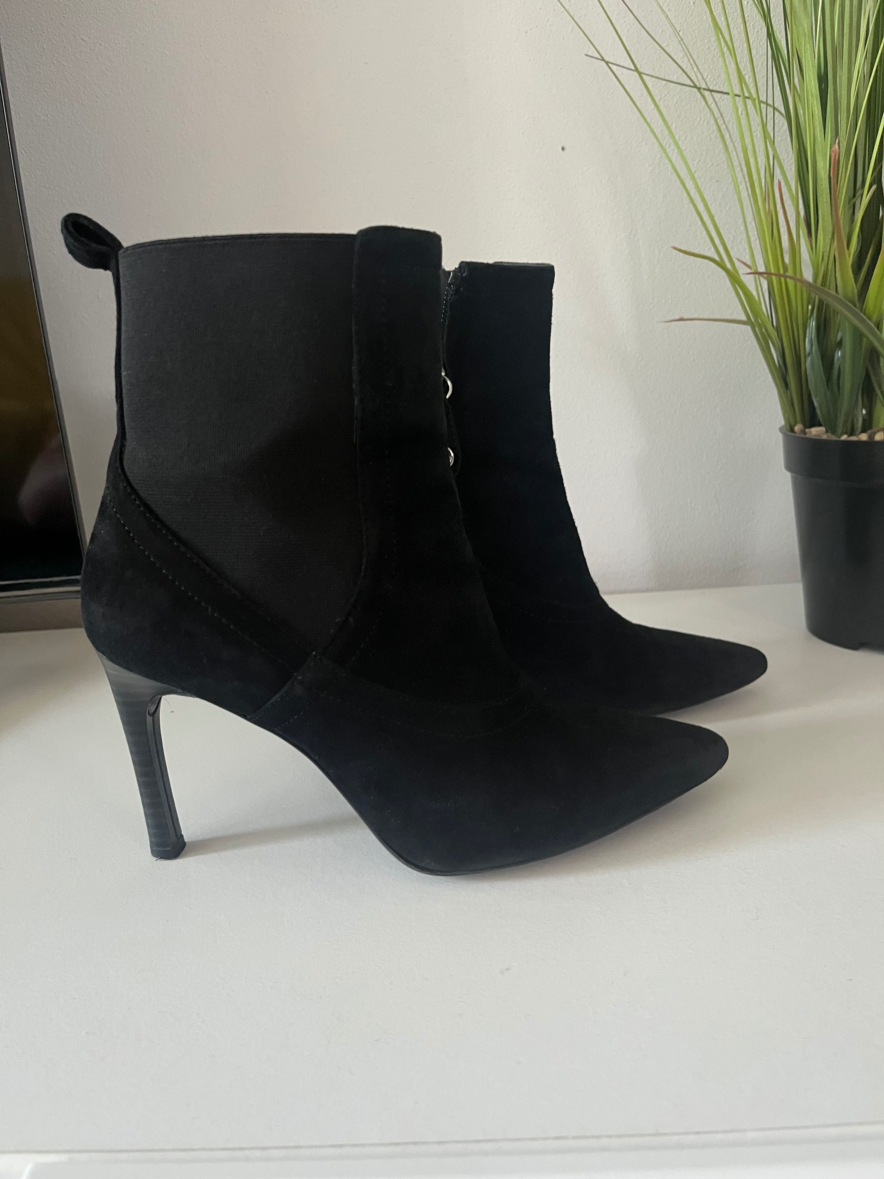 Vând botine Geox / mărimea 36