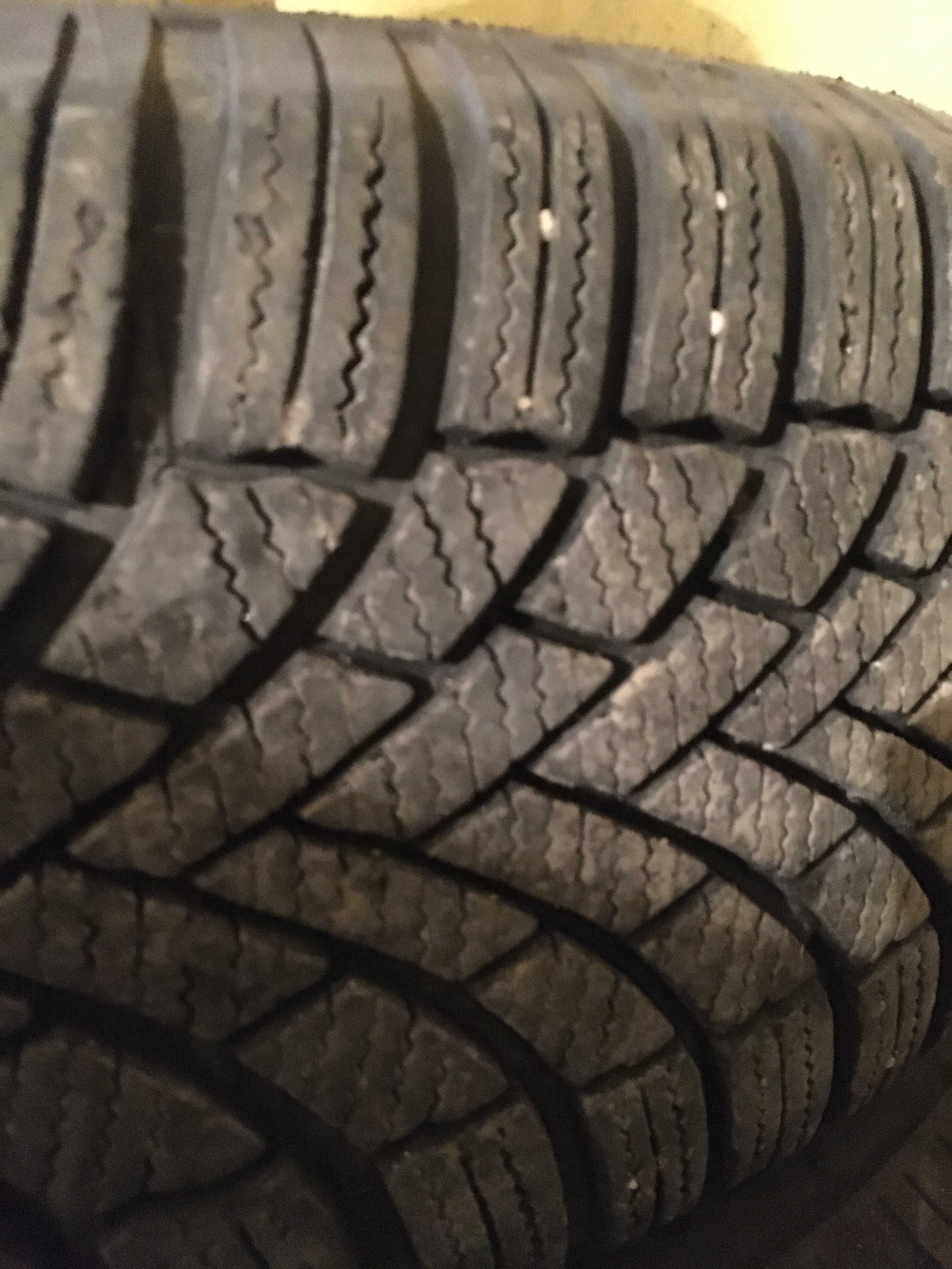 4 зимни гуми с метални джанти Bridgestone Blizzak 195/65 R15 DOT 2819