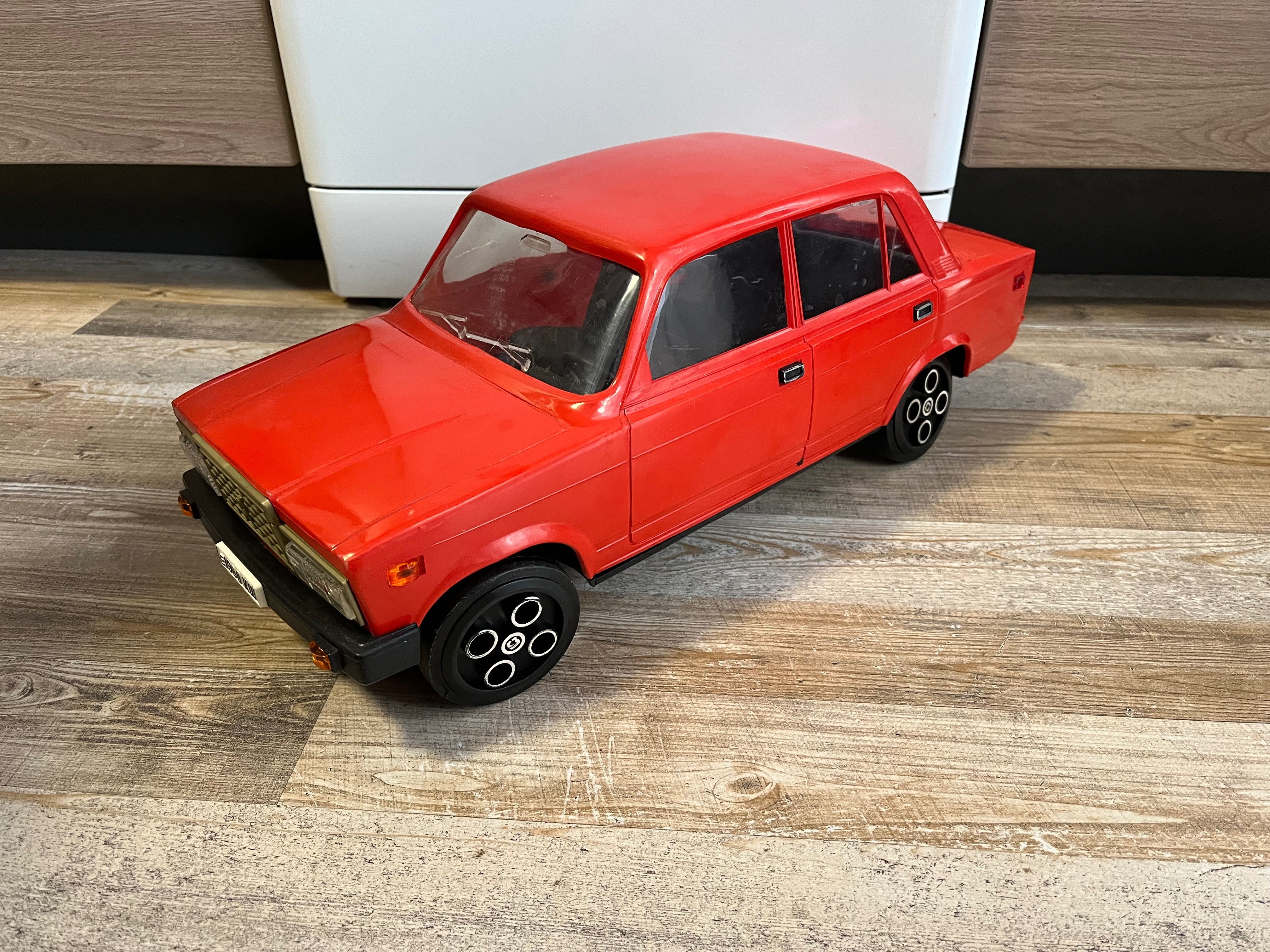 Лада LADA Стара Голяма Руска Пластмасова Играчка Модел Кола