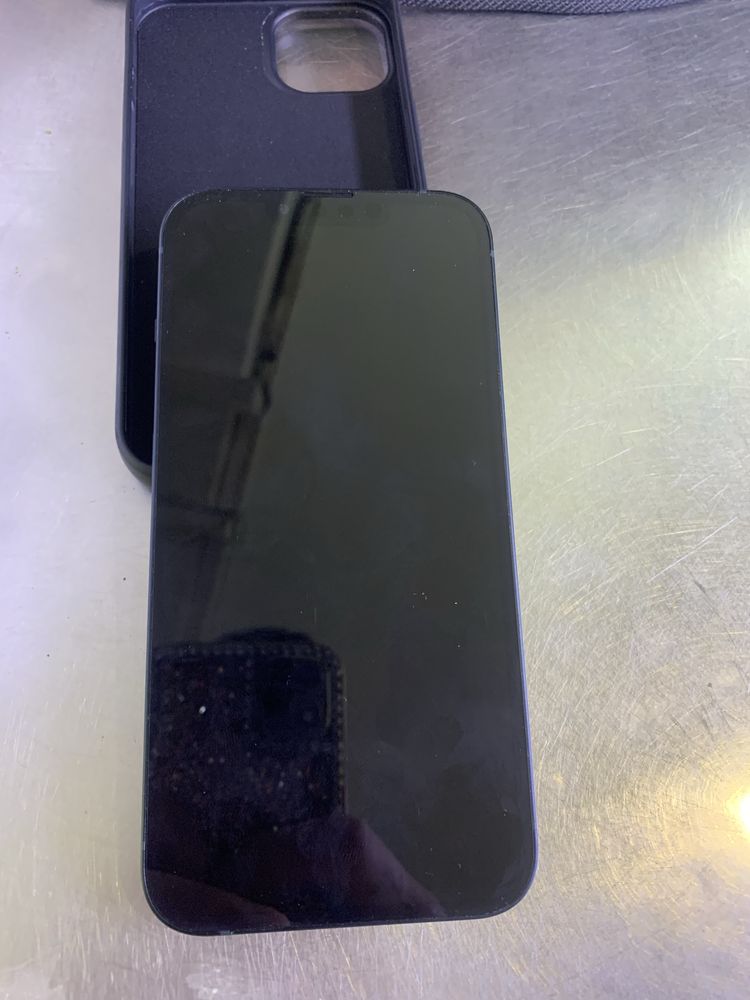 Айфон  IPhone 13