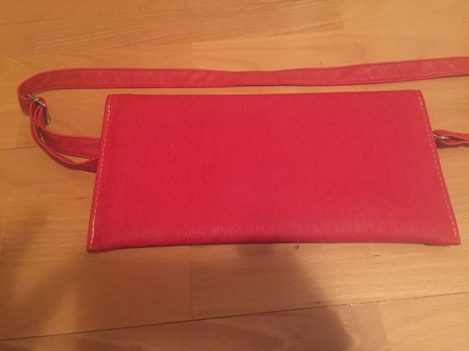 Plic roșu fără defecte