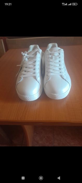 Vând adidași guess originali