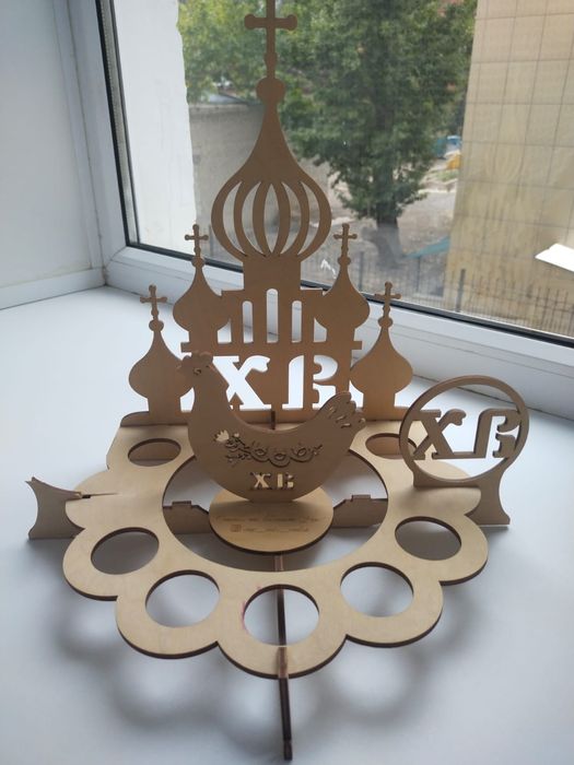 Продам подставку к Пасхе для кулича и яиц