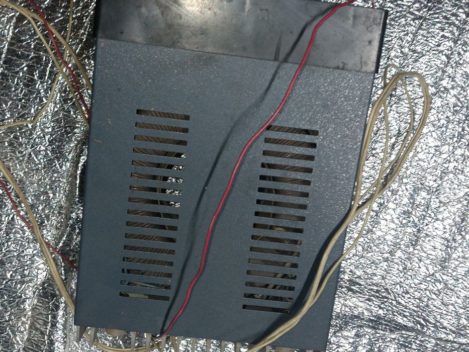 Продам автоматическое зарядное устройство для автомобилей