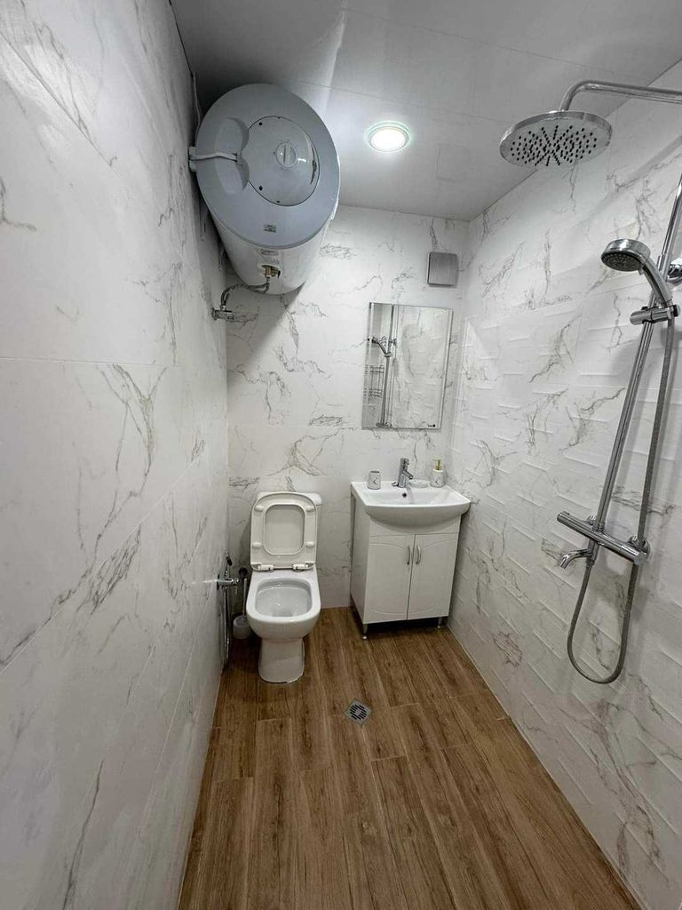 Дава се под наем Тристаен апартамент в Добрич, ЖП Гара - 80 кв.м за 306 € - Снимка #9