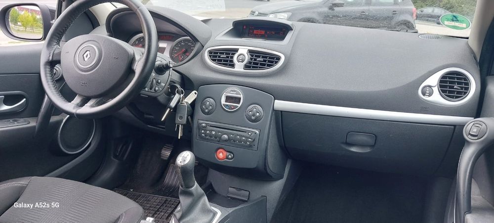 Renault Clio an 2010 benzina 13,cm cu turbina climatronic fuctional.