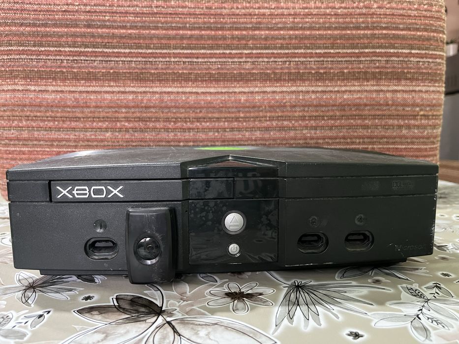 Продавам Xbox Classic