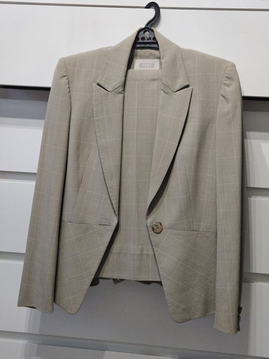 Продаётся костюм NEXT (размер S)