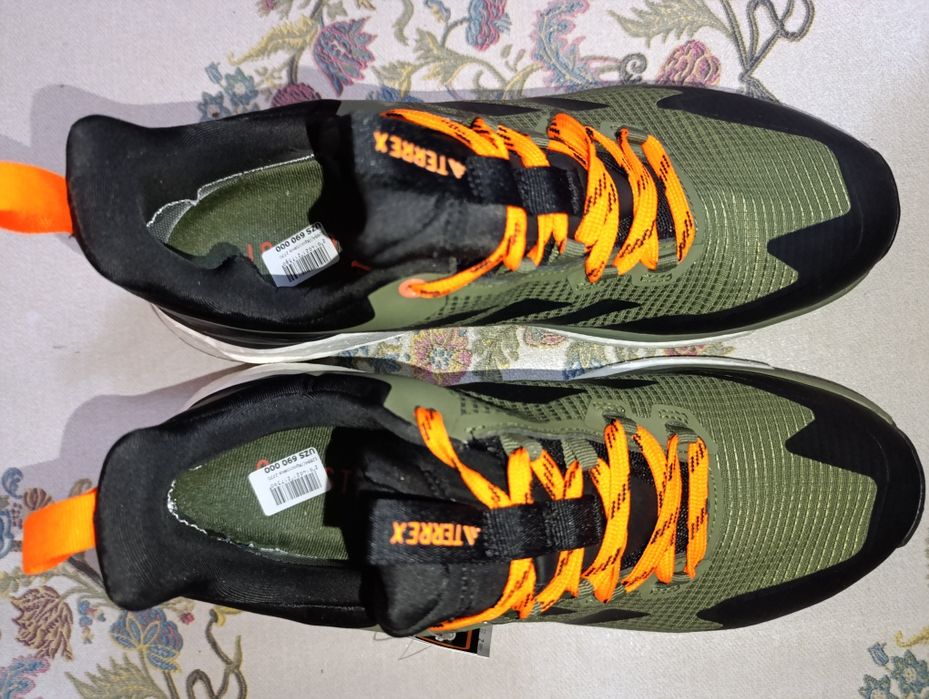 Кроссовки Adidas производства Вьетнам Оригинал. Последние Размер 44