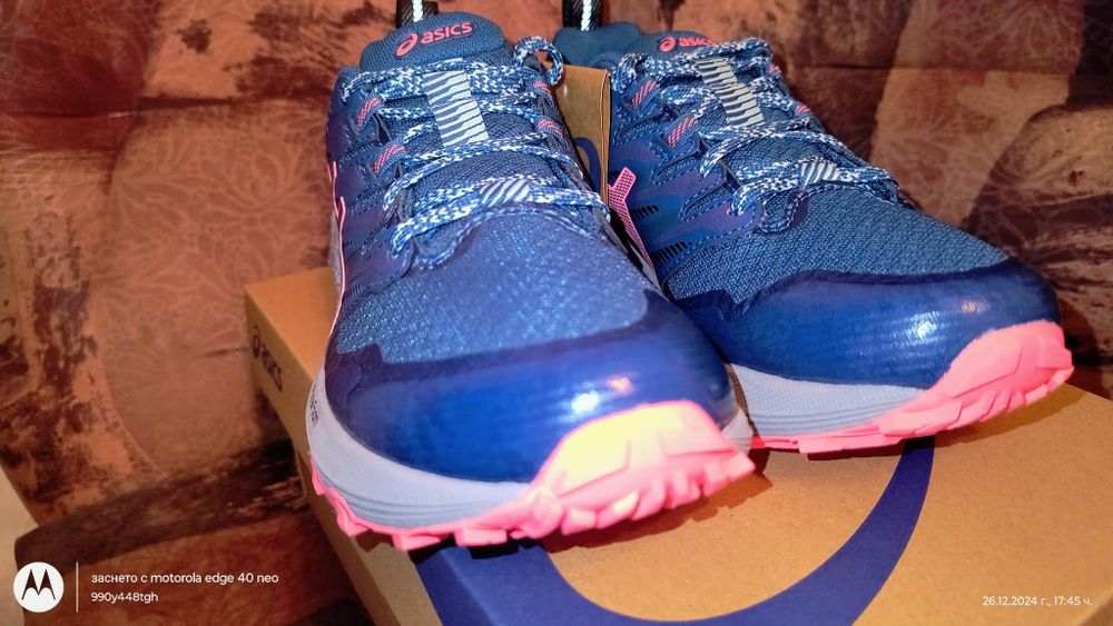 Маратонки  Asics