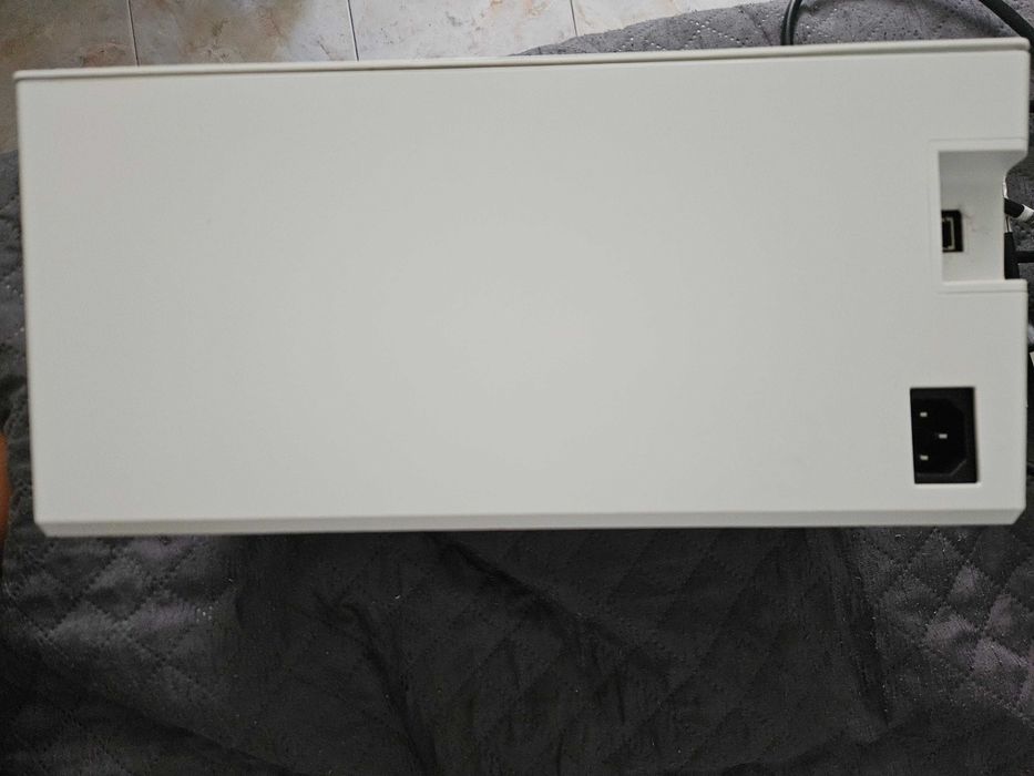 Принтер HP Laser Jet M110we с 3 тонер касети