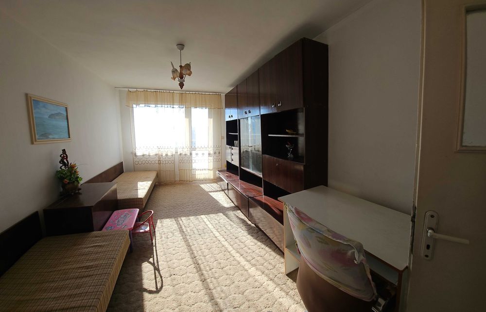 Просторен тристаен, тухлен до Зимно кино Тракия