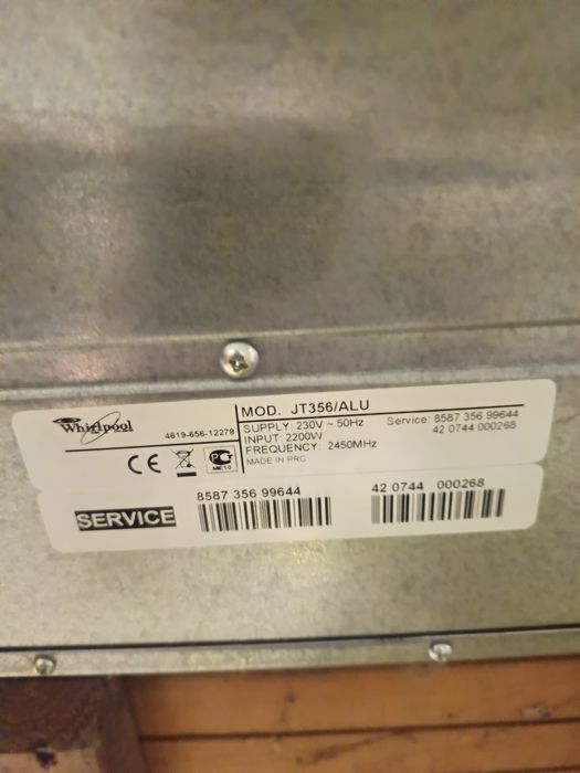 Cuptor microunde nou profesional cu grill, whirlpool jt356 cu display.