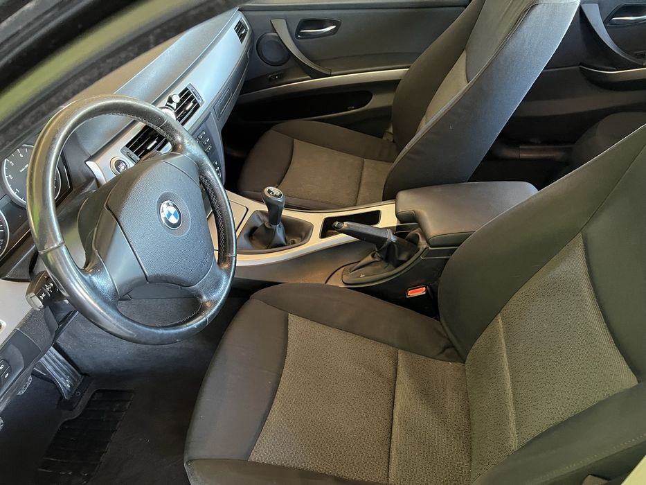 BMW 318i e90 • 129 CP • An 2006 • 273982 km • Pret 2600 €