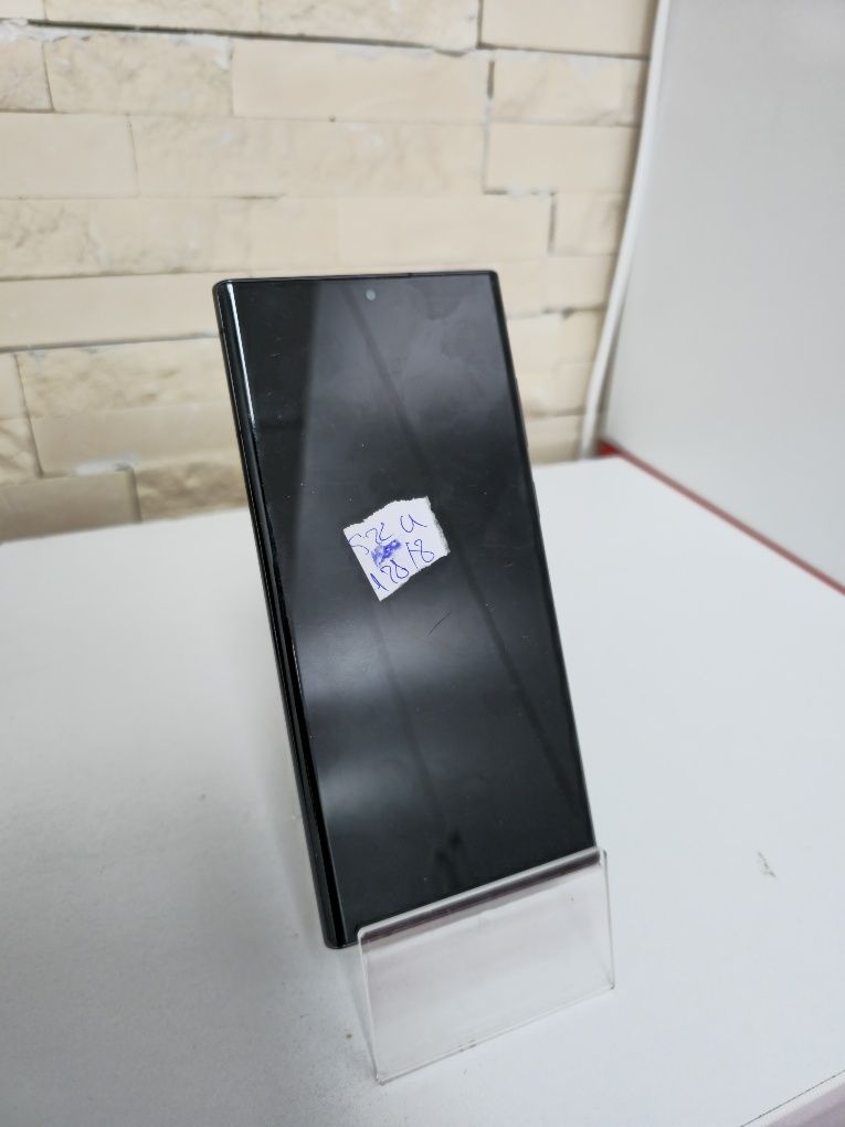 Samsung Galaxy S22 Ultra 128GB / 8GB