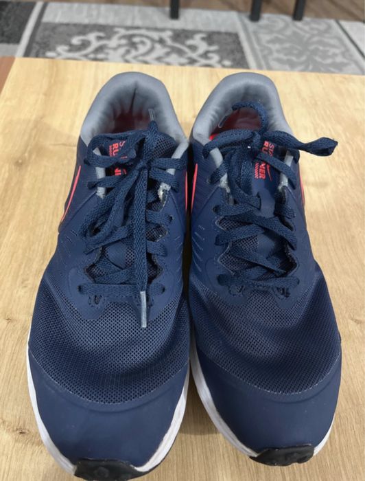 Adidasi Nike alergare