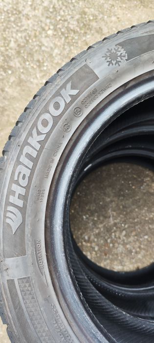 Vând 4 cauciucuri Hankook 205 55 R16