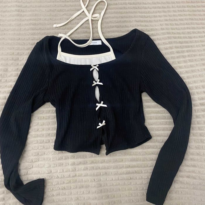 Кофта с бантиками