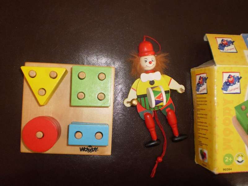 Woody Низанка "Форми и цветове" с подарък дървен палячко