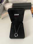 ZEN Diamond колие Рейна бяла злато  с диамант и сапфир