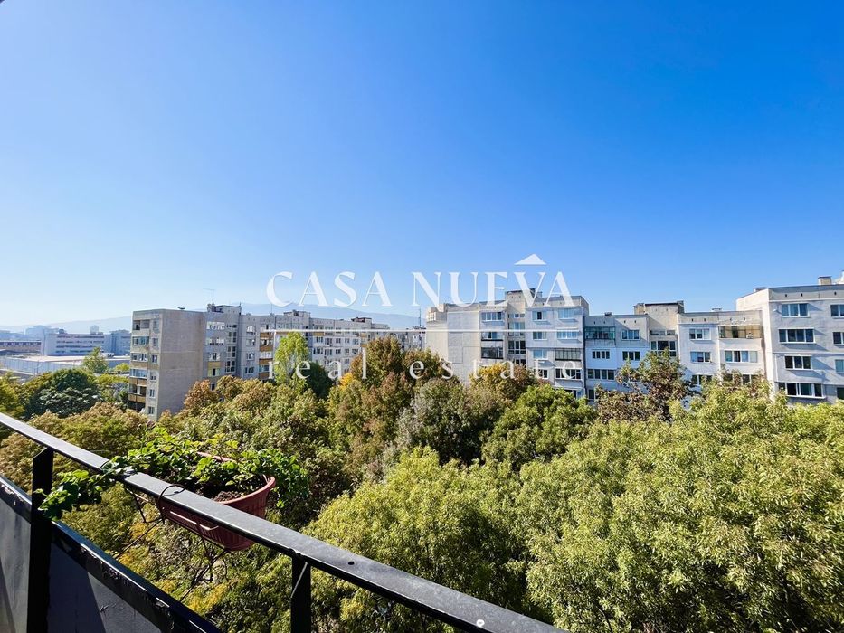 Продава се Тристаен апартамент в София, Фондови жилища - 67 кв.м за 2150 €/кв.м - Снимка #1