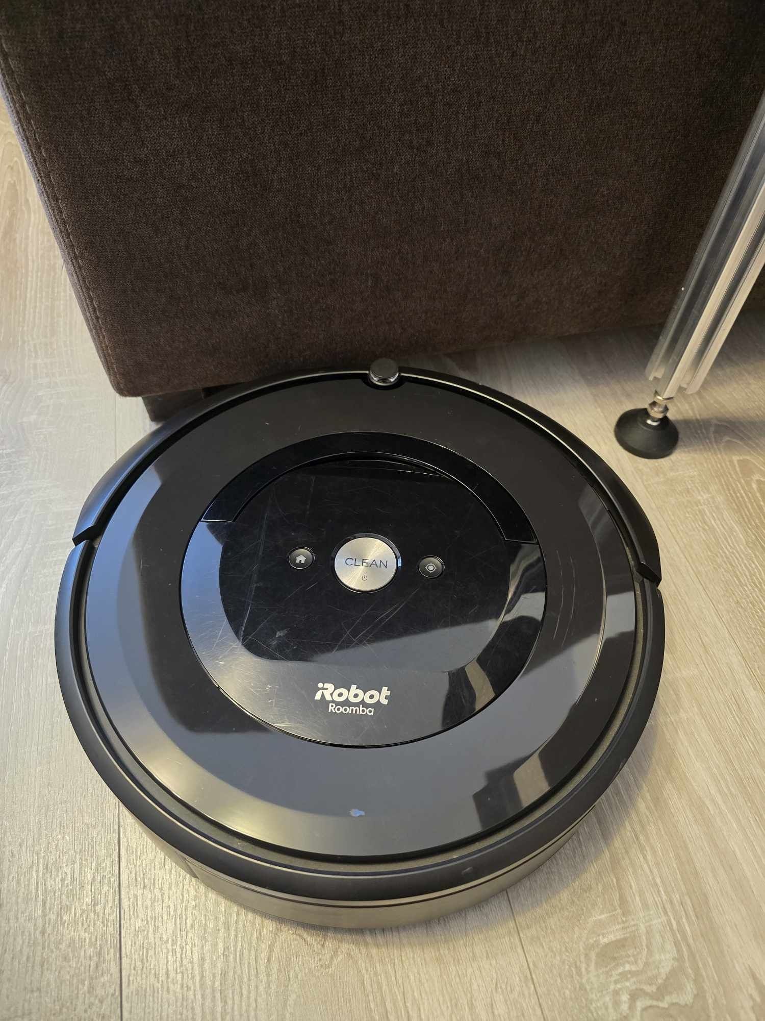 Продавам прахосмукачка iRobot