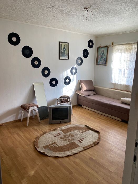 Vand garsoniera zona linistita