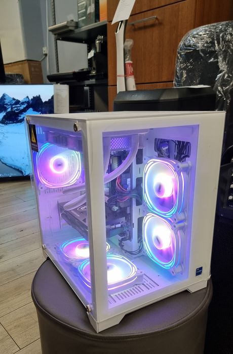 Amanet F28: Unitate PC Gaming RTX i5 1TB SSD