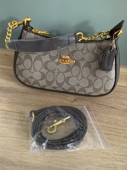 Малка манта Coach