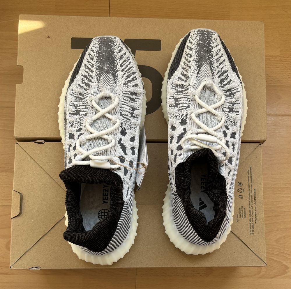 Yeezy 350V2 CMPCT