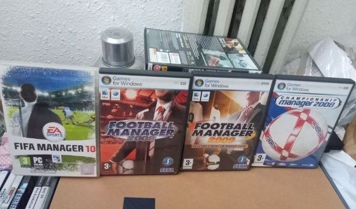 Lot joc jocuri Pc laptop/ desktop Fotbal - 4 buc originale - 50 ron