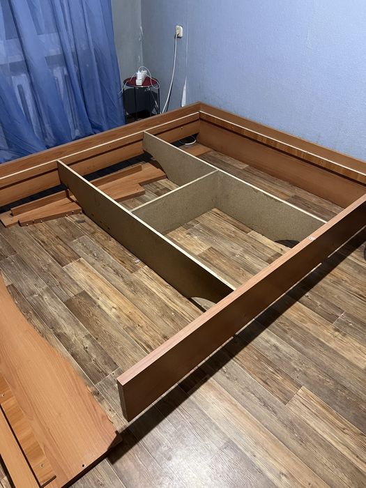 Кровать двуспальная в сборе