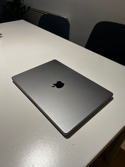 MacBook Pro 14 inch 2021