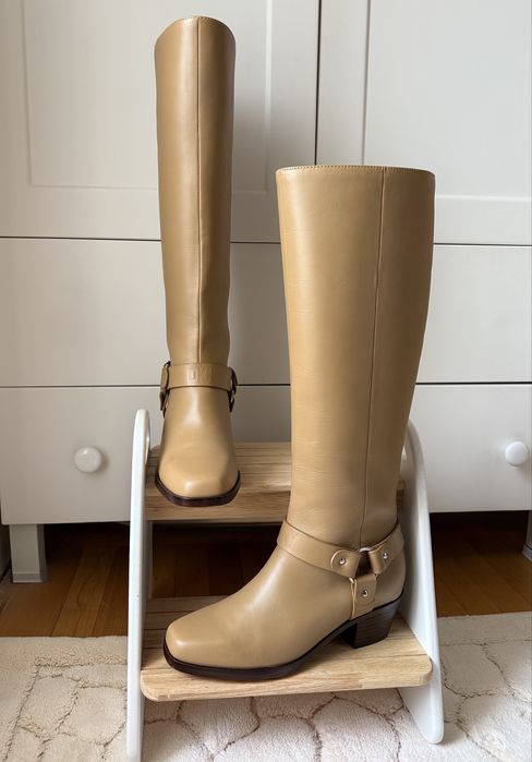 Ботуши в бежово DKNY