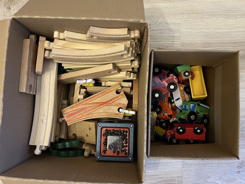 Trenulete de lemn si sine